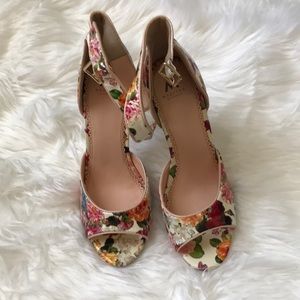 NWOT Floral Open Toe Heels